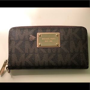 Michael Kors wallet